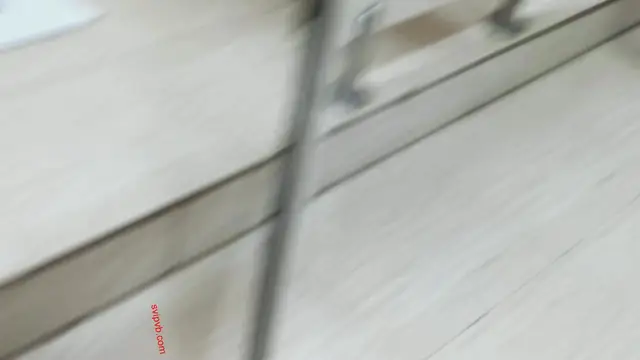 商場女廁偷拍白衣美女的小黑鮑