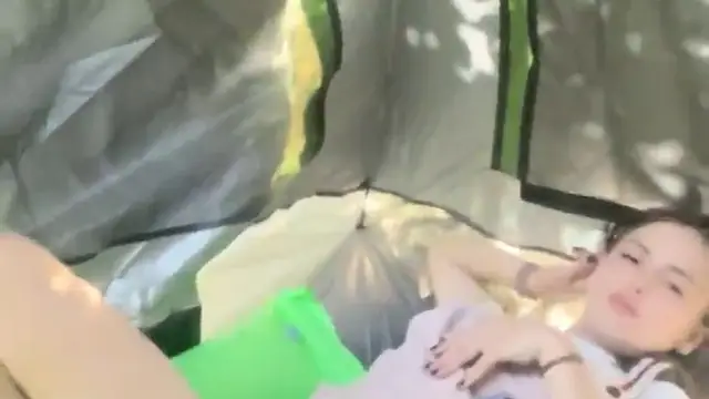[直播] 哇 大熊迴歸 轟動平臺 【專業操老外】 帶多位比基尼美女 小樹林燒烤 玩爽 開著保時捷回家群P