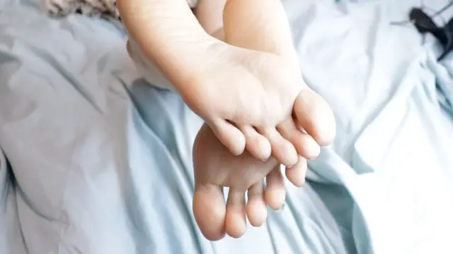 #足控 美足鑑賞，摩擦一下應該很爽