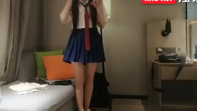3 JK制服 紅色領帶 又是一個為了 買名牌的學生
